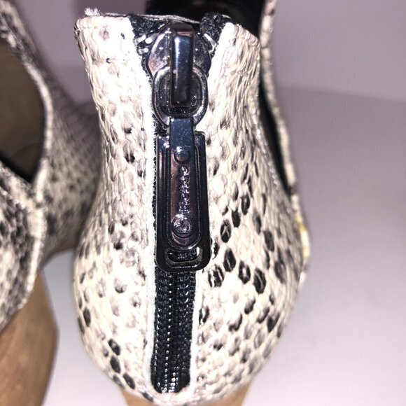 NWOT Blondo Neda Ankle Boots Snake Skin Print Leather Waterproof Booties Size 7 - Picture 8 of 12